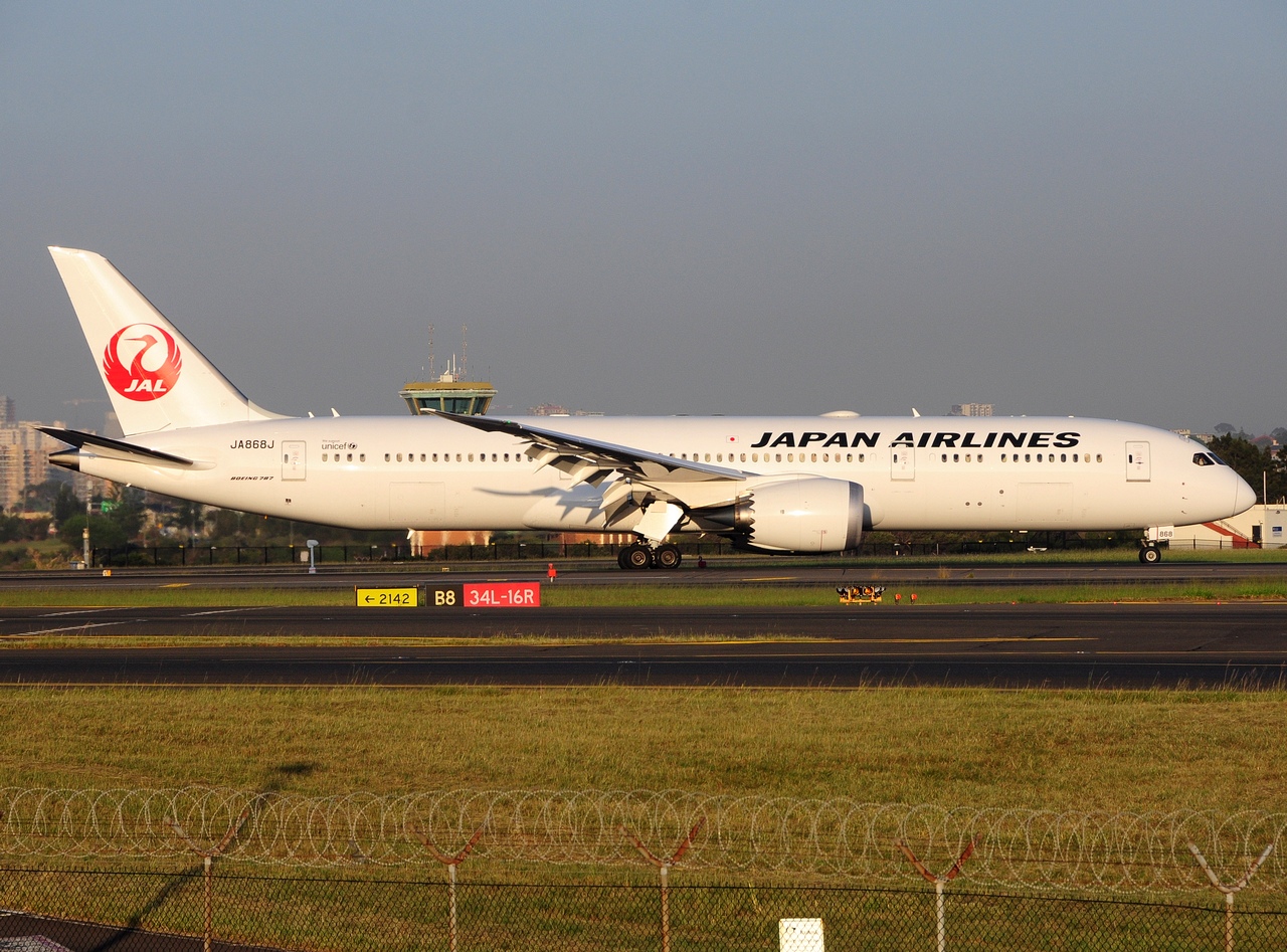 JA868J - 787-9 Dreamliner - Japan Airlines - SYD - 07-04-2018