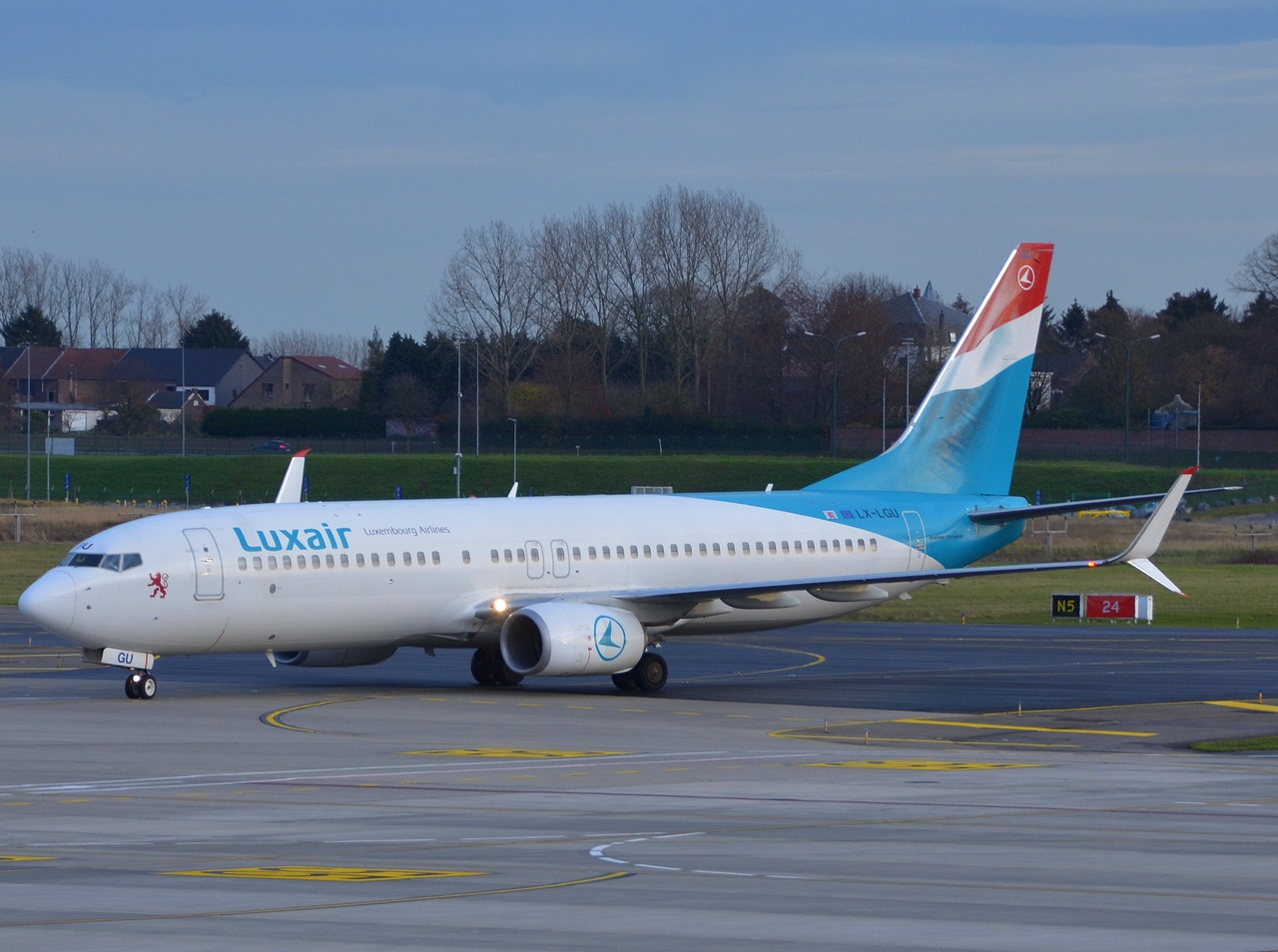 LX-LGU - 737-8C9(WL) - Luxair - CRL - 29-11-2018