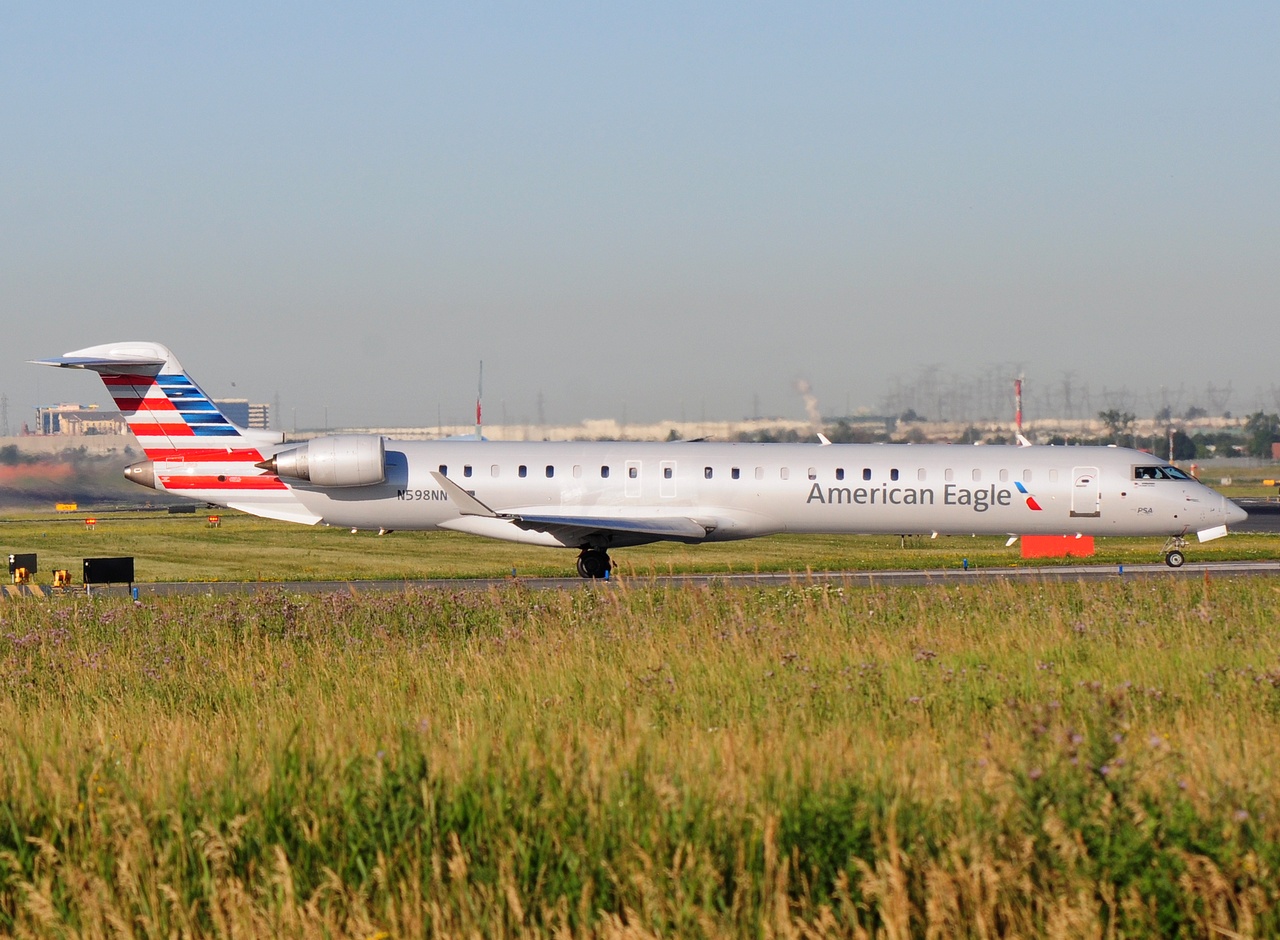 N598NN - CRJ-900LR - American Eagle - YYZ - 08-07-2018b