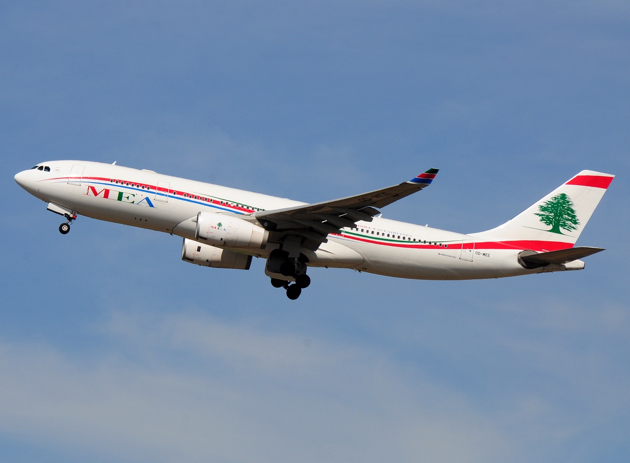 OD-MEE - A330-243 - MEA _ Middle East Airlines - CDG - 10-09-2018