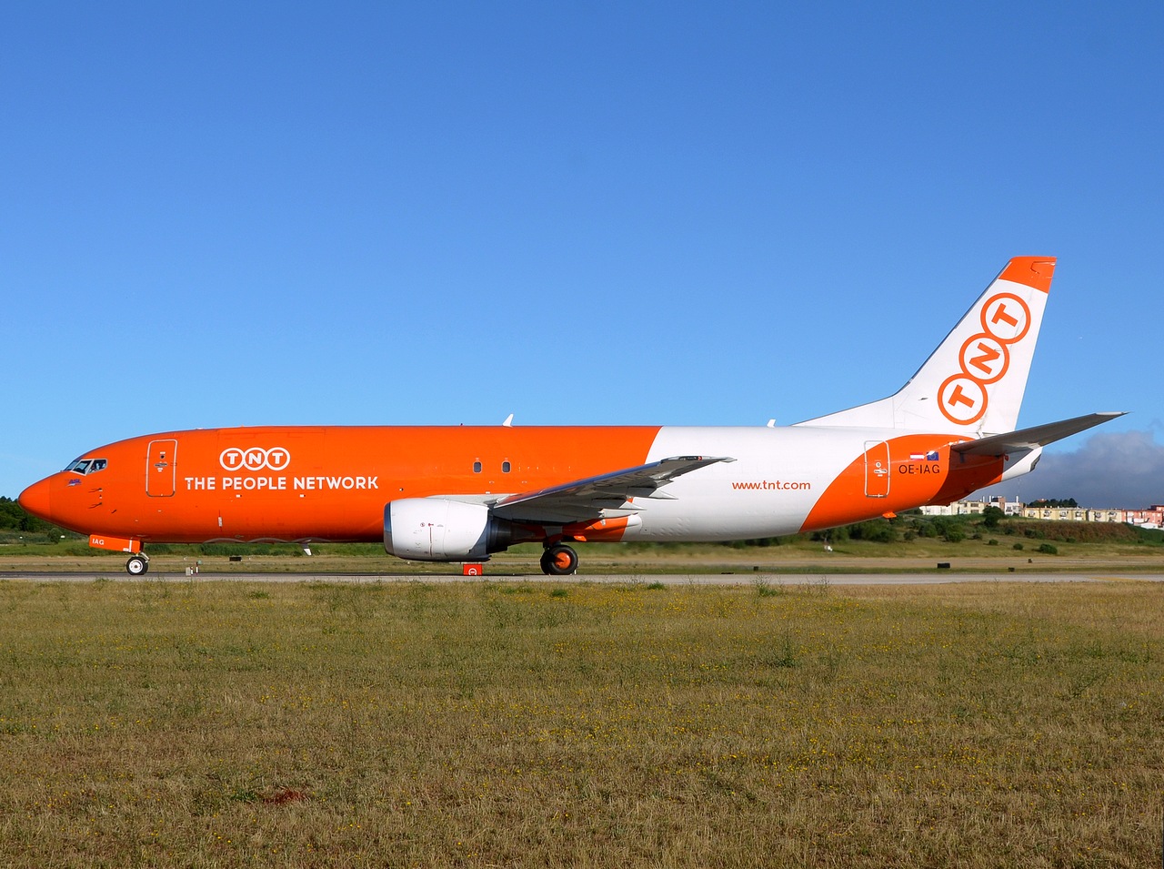 OE-IAG - 737-4Q8 - TNT Airways - LIS - 15-06-2018