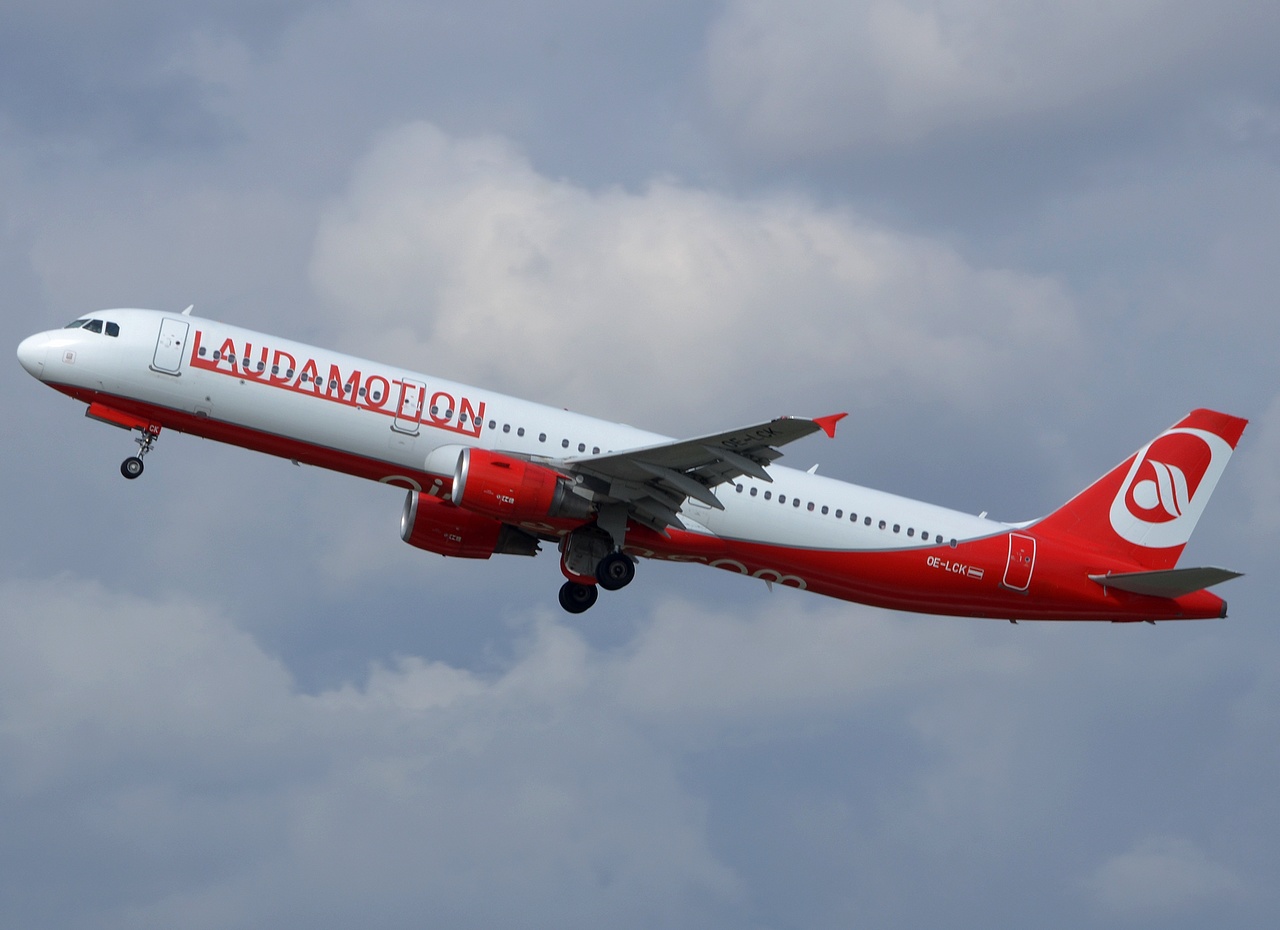 OE-LCK - A321-211 - LaudaMotion - DUS - 15-09-2018