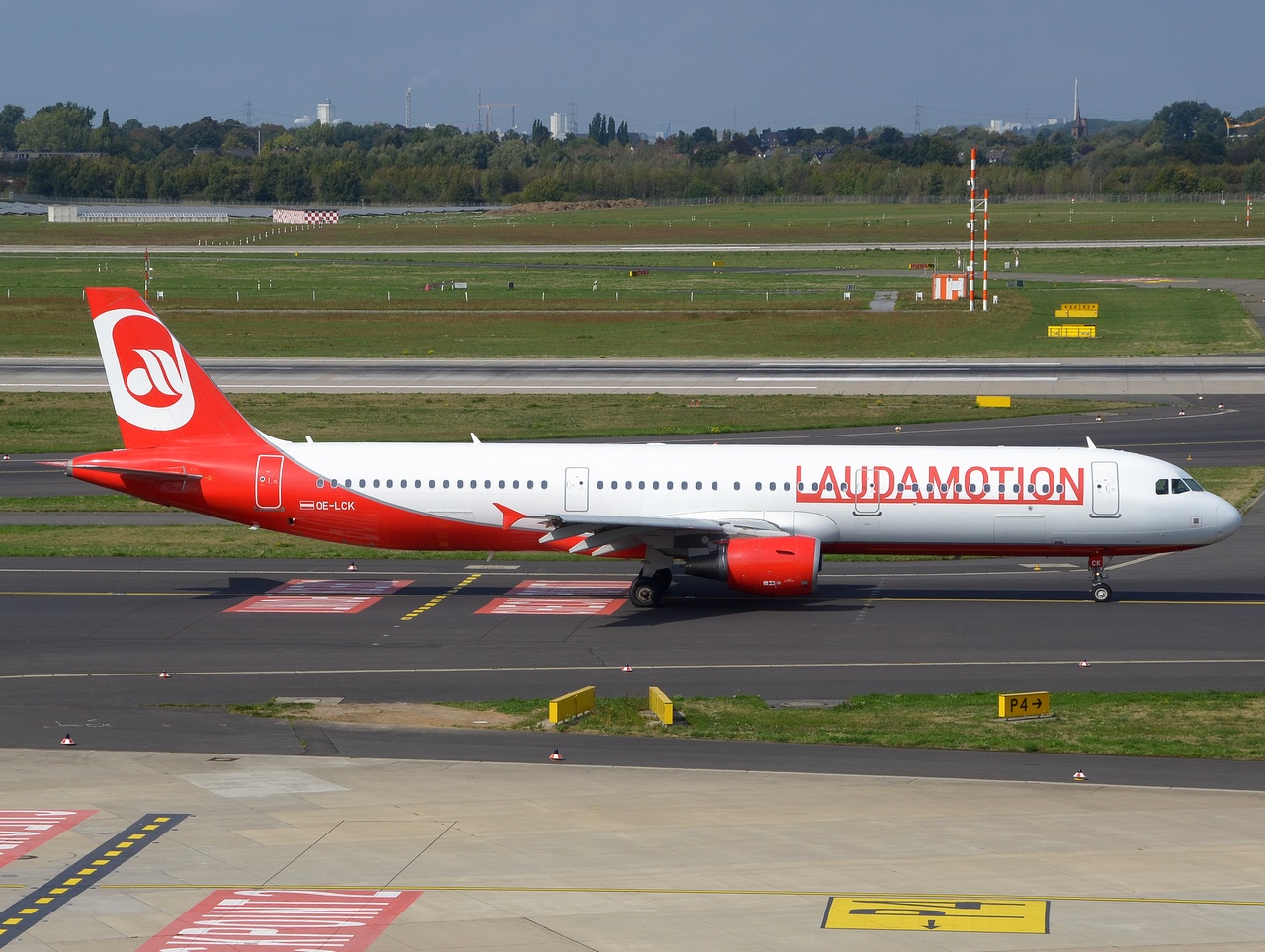 OE-LCK - A321-211 - LaudaMotion - DUS - 15-09-2018b