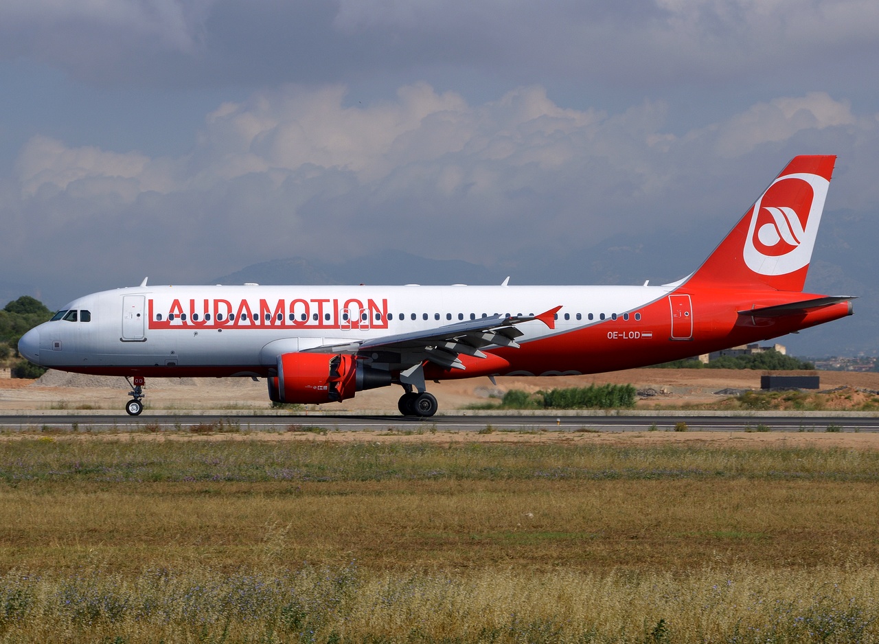 OE-LOD - A320-214 - LaudaMotion - PMI - 11-06-2018b