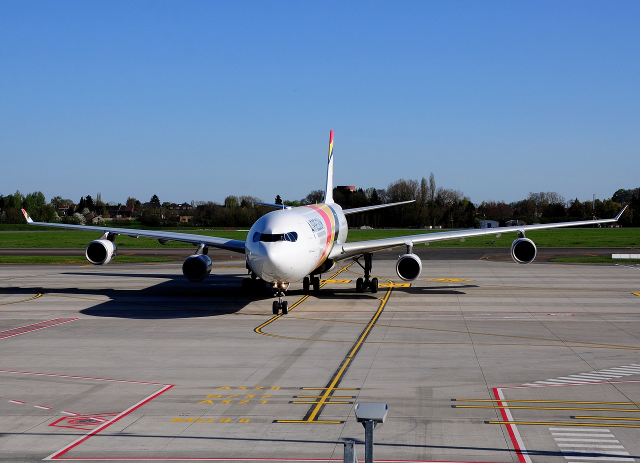 OO-ABA - A340-313 - Air Belgium - CRL - 28-04-2018b