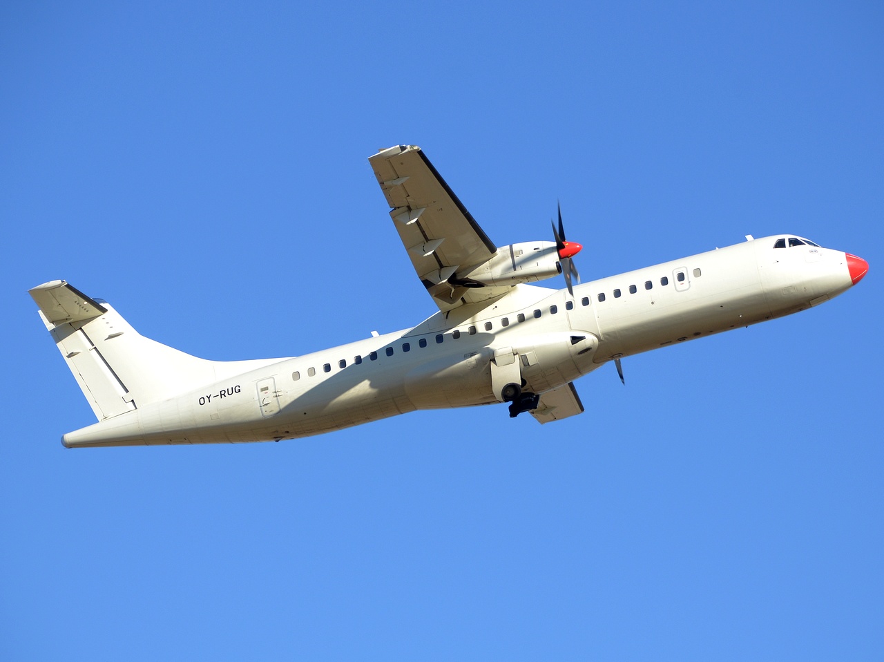 OY-RUG - ATR 72-202 - Danish Air Transport (DAT) - PMI - 12-06-2018