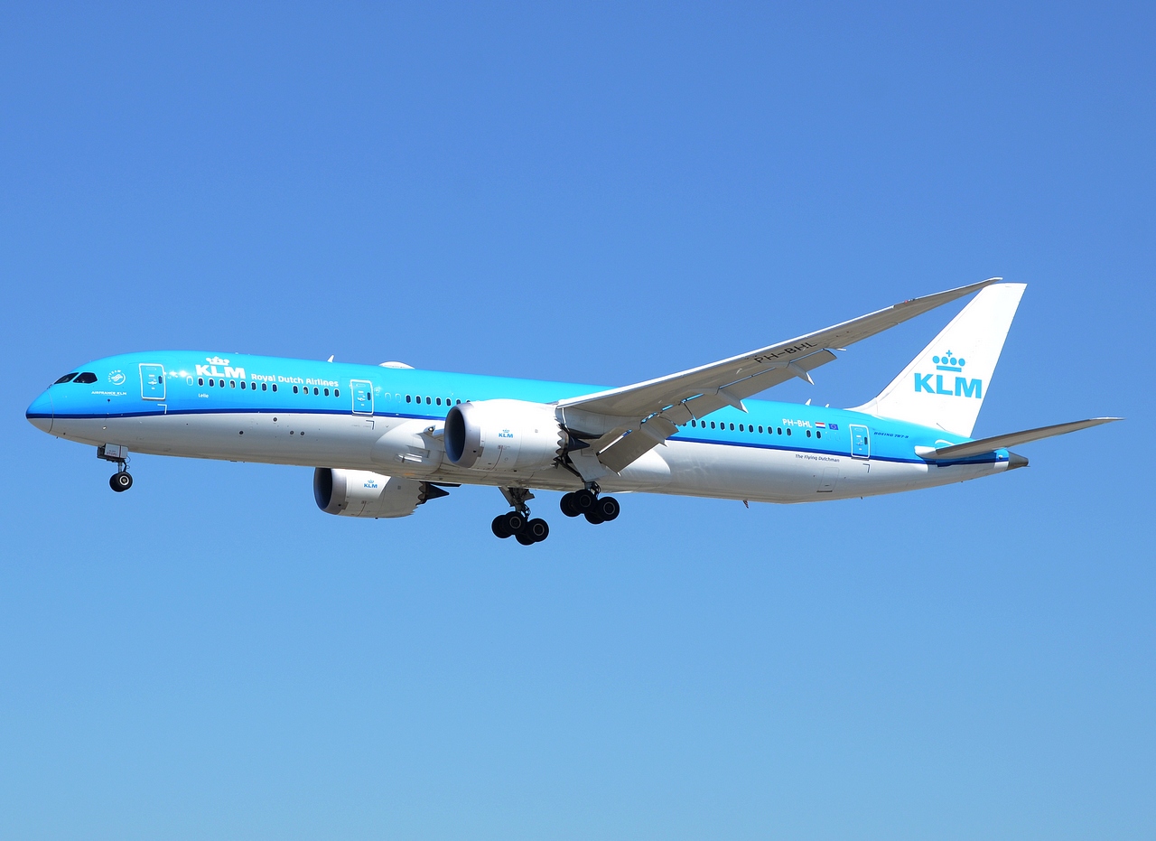 PH-BHL - 787-9 Dreamliner - KLM Royal Dutch Airlines - YYZ - 08-07-2018