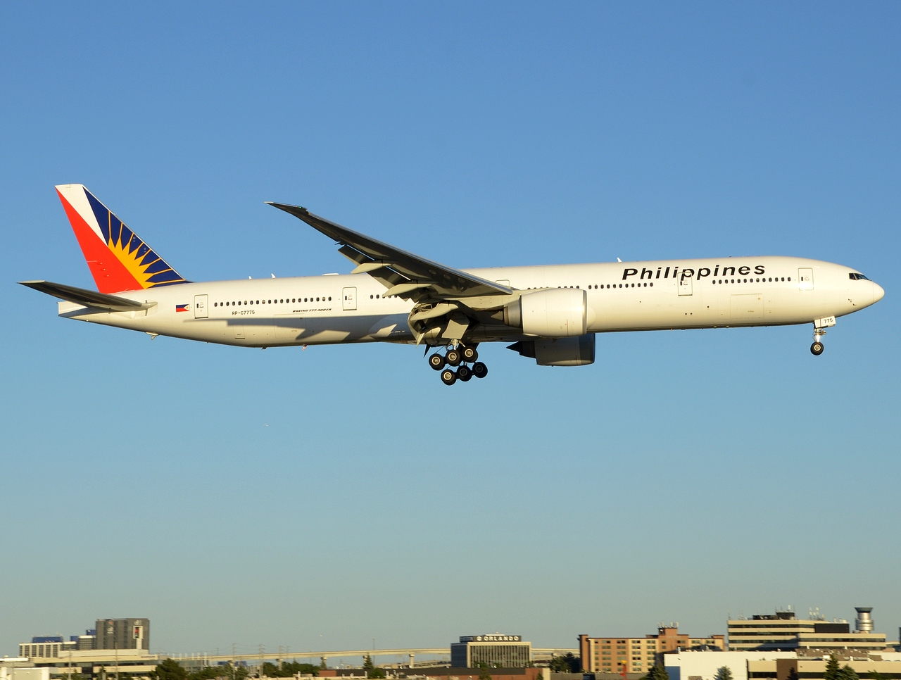 RP-C7775 - 777-3F6(ER) - Philippine Airlines - YYZ - 07-07-2018
