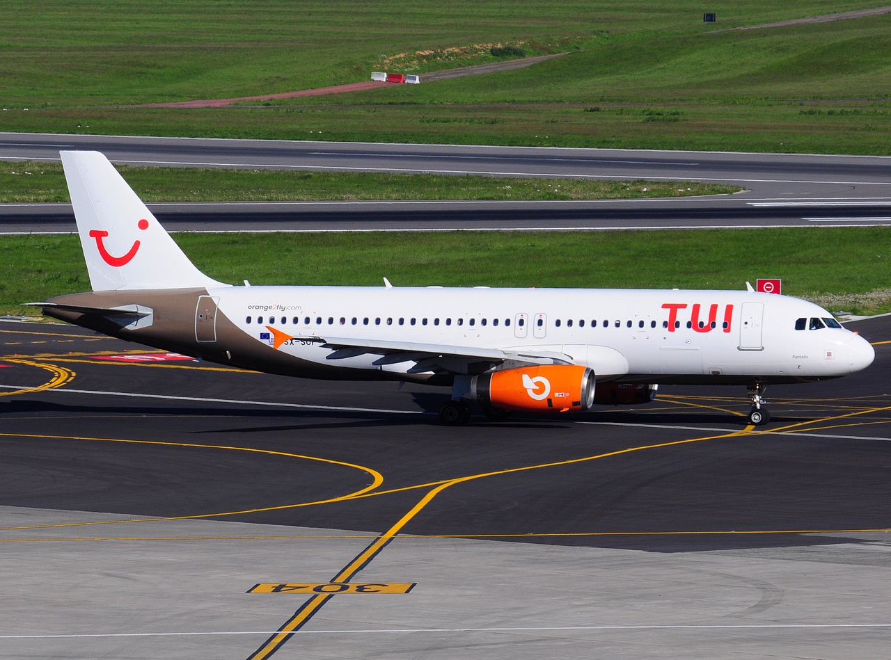 SX-SOF - A320-232 - TUI Airlines Belgium - BRU - 05-05-2018b