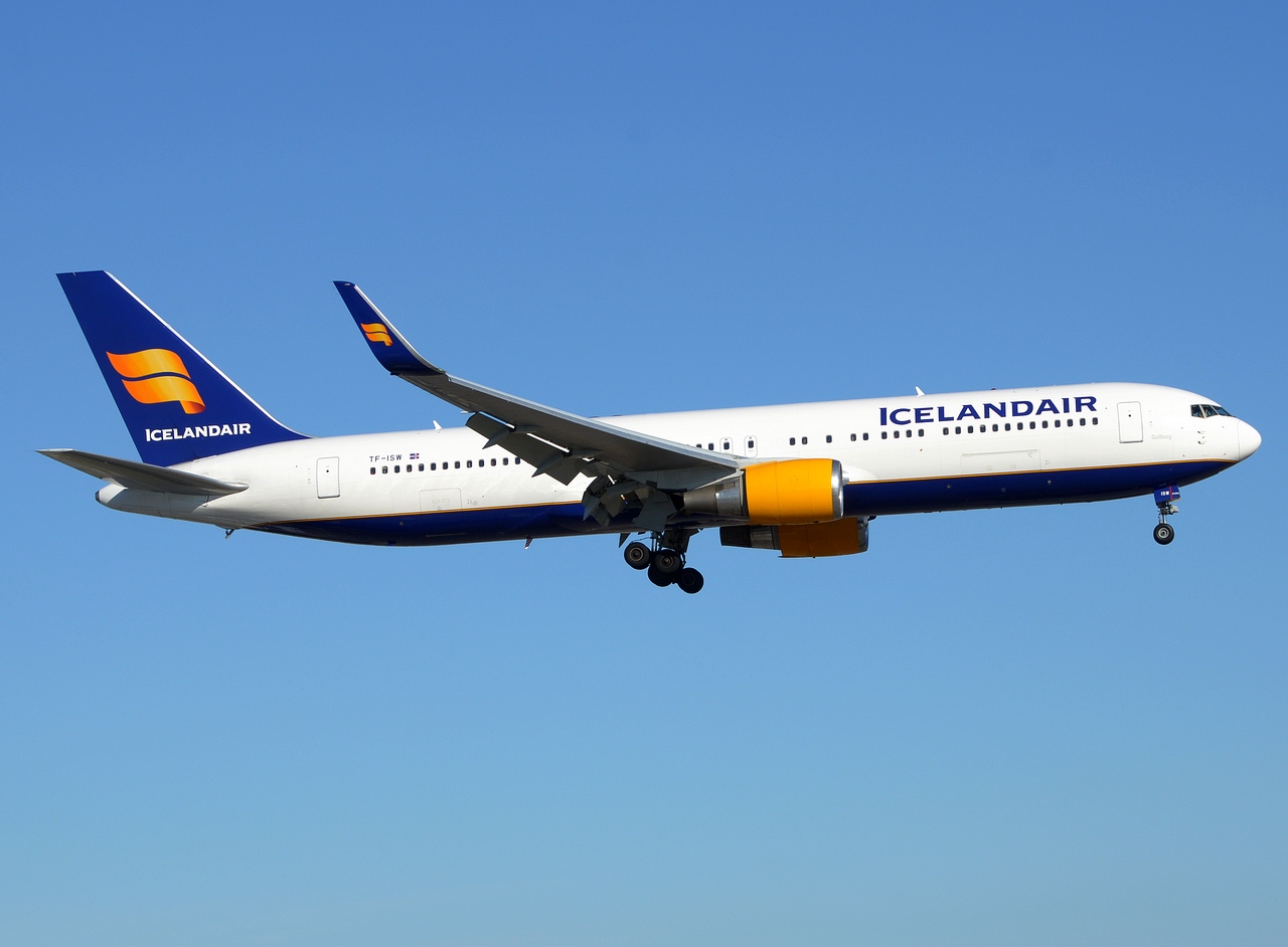 TF-ISW - 767-319(ER)(WL) - Icelandair - YYZ - 07-07-2018