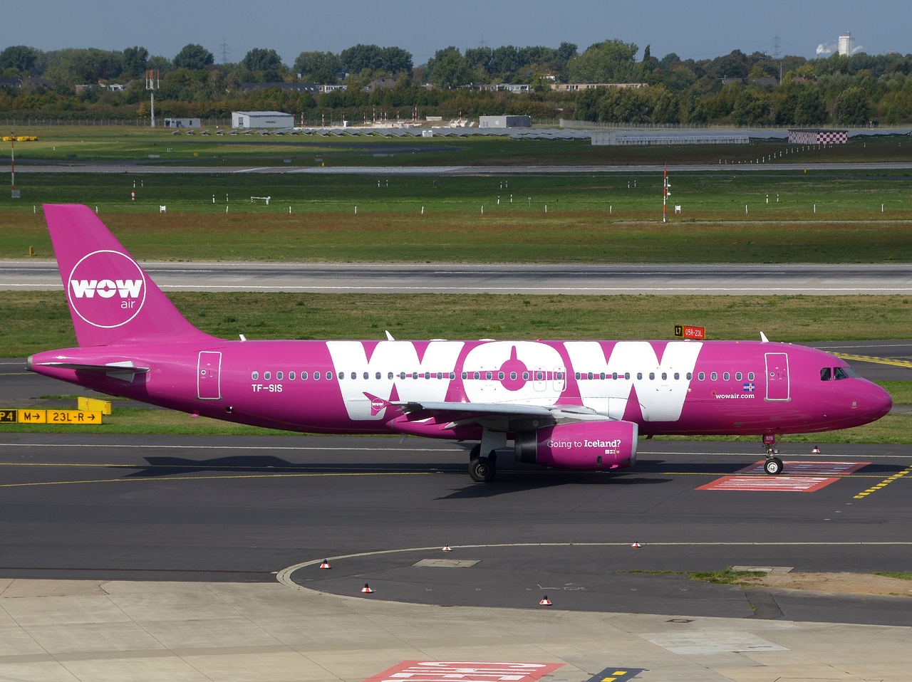 TF-SIS - A320-232 - Wow Air - DUS - 15-09-2018