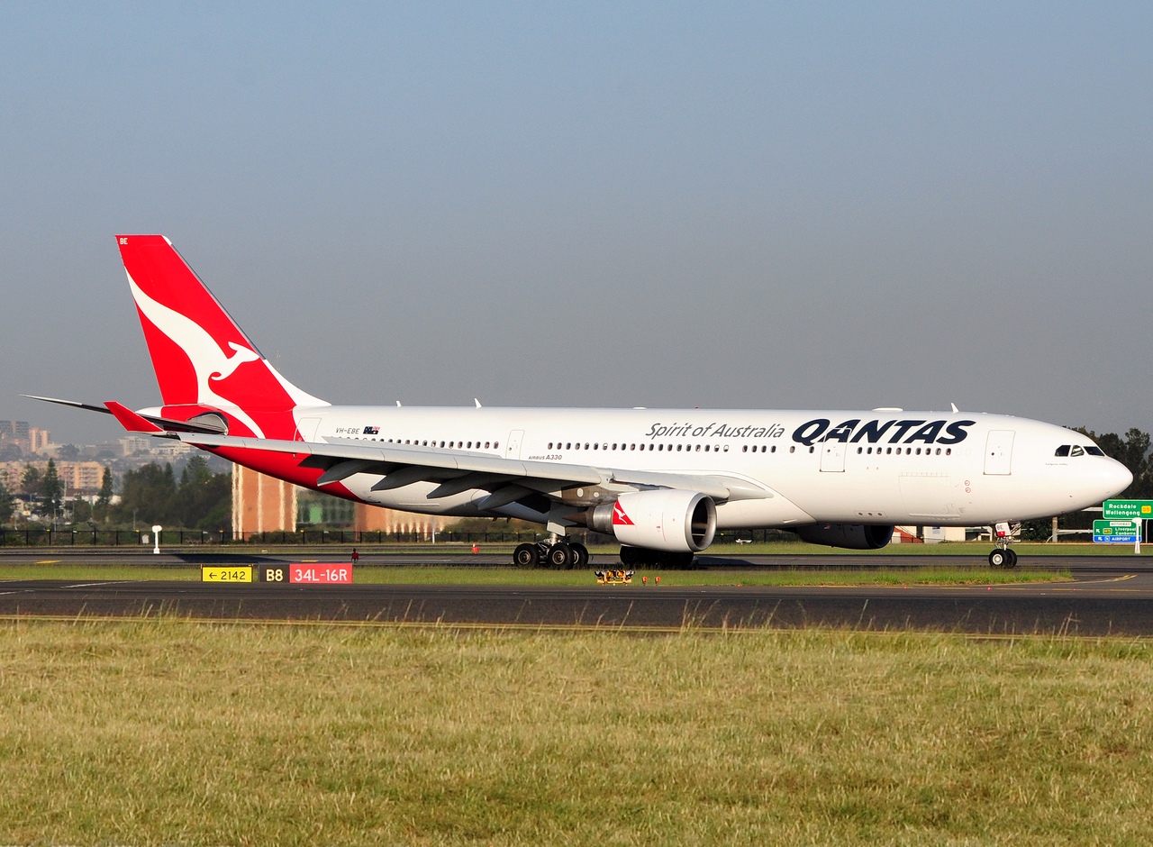 VH-EBE - A330-202 - Qantas - SYD - 07-04-2018