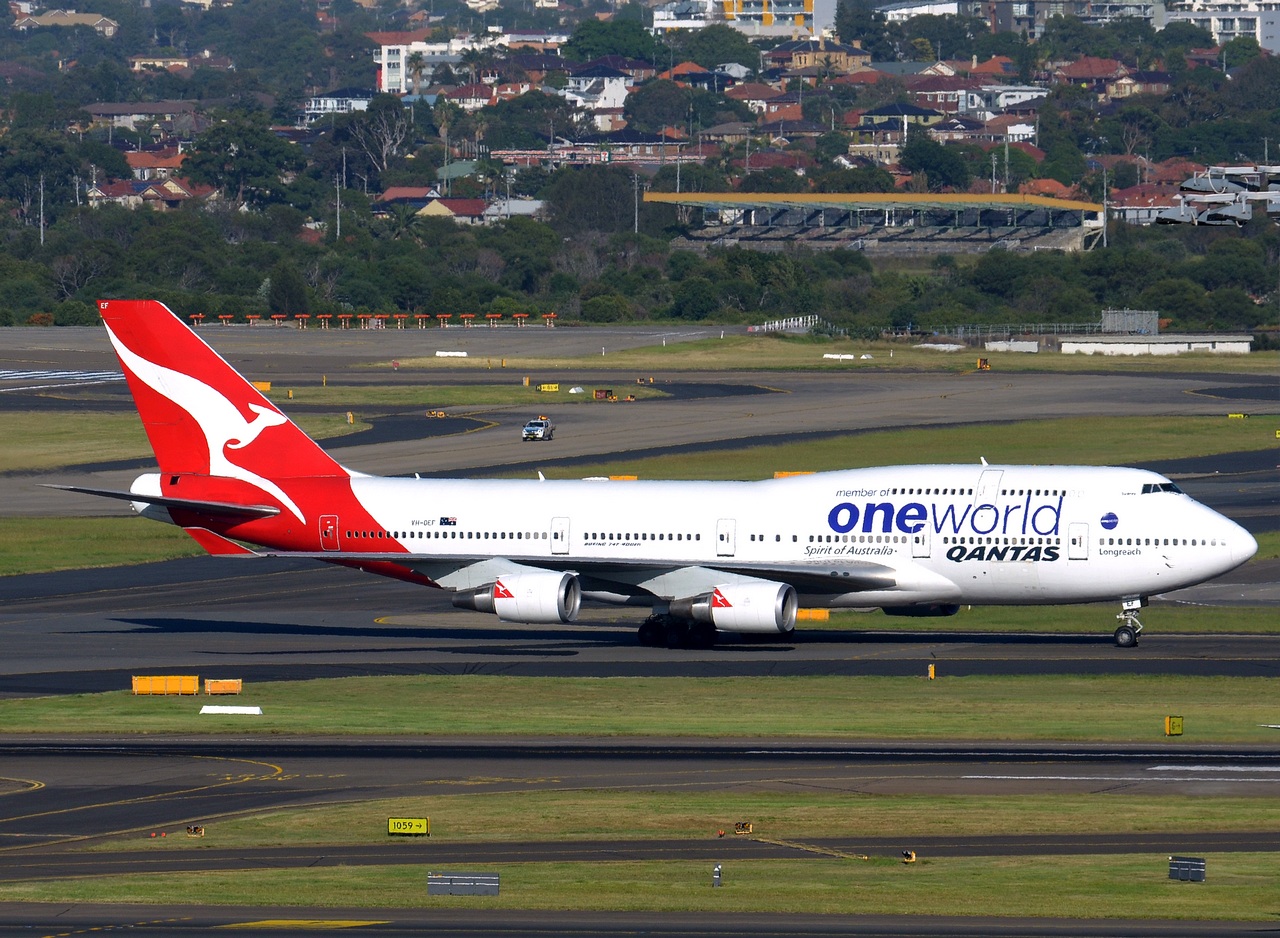 VH-OEF - 747-438(ER) - Qantas - SYD - 11-04-2018