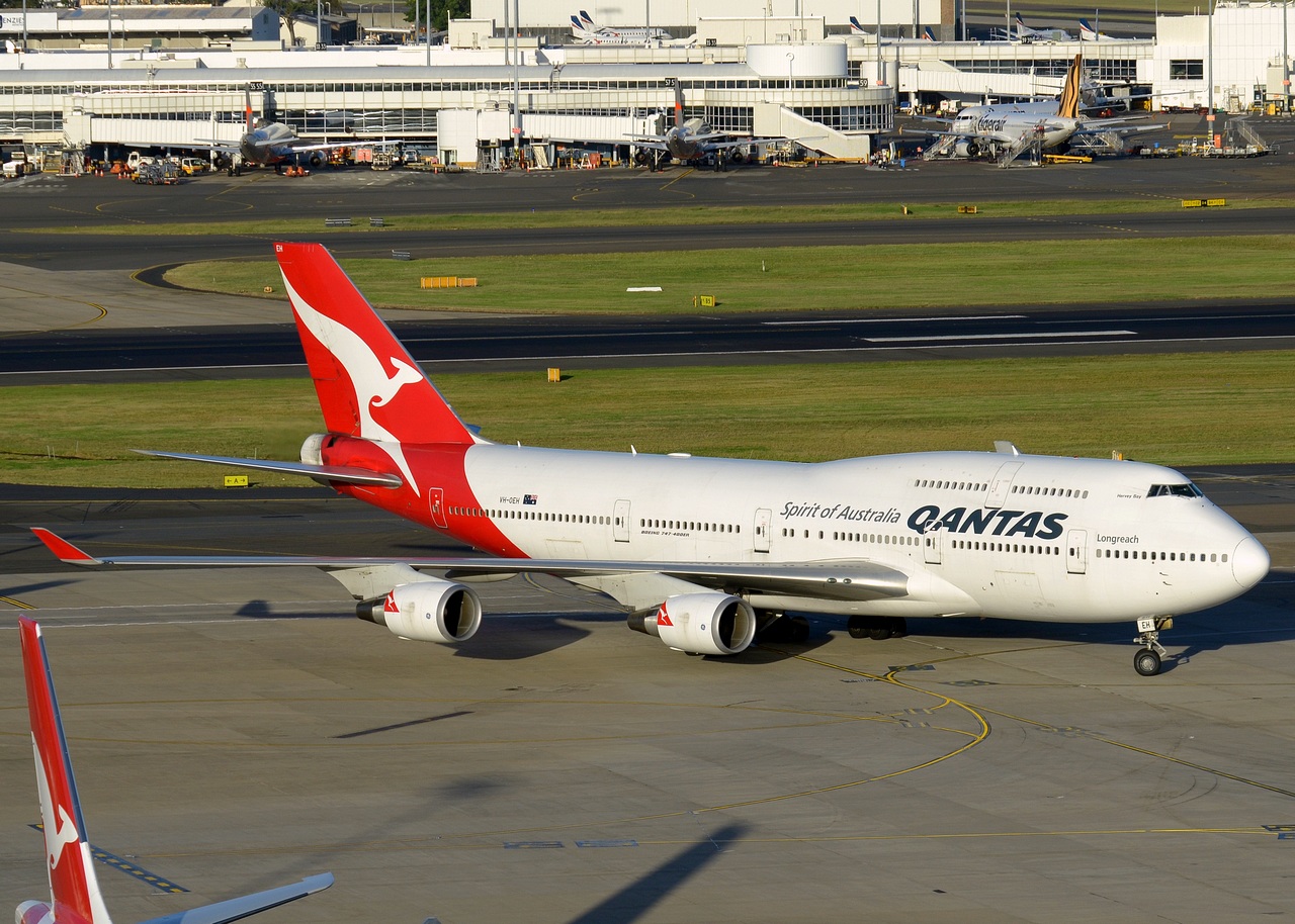 VH-OEH - 747-438(ER) - Qantas - SYD - 14-04-2018