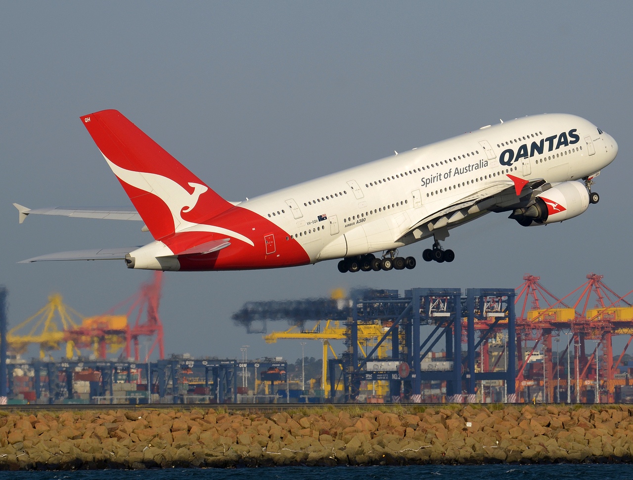 VH-OQH - A380-842 - Qantas - SYD - 09-04-2018b