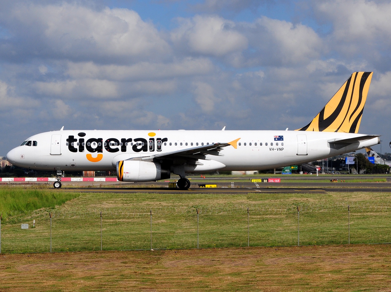 VH-VNP - A320-232 - Tigerair Australia - SYD - 07-04-2018