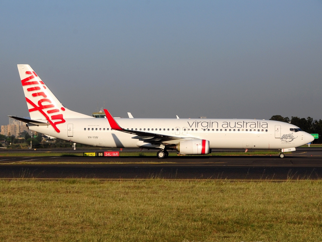 VH-YIW - 737-8FE(WL) - Virgin Australia - SYD - 07-04-2018