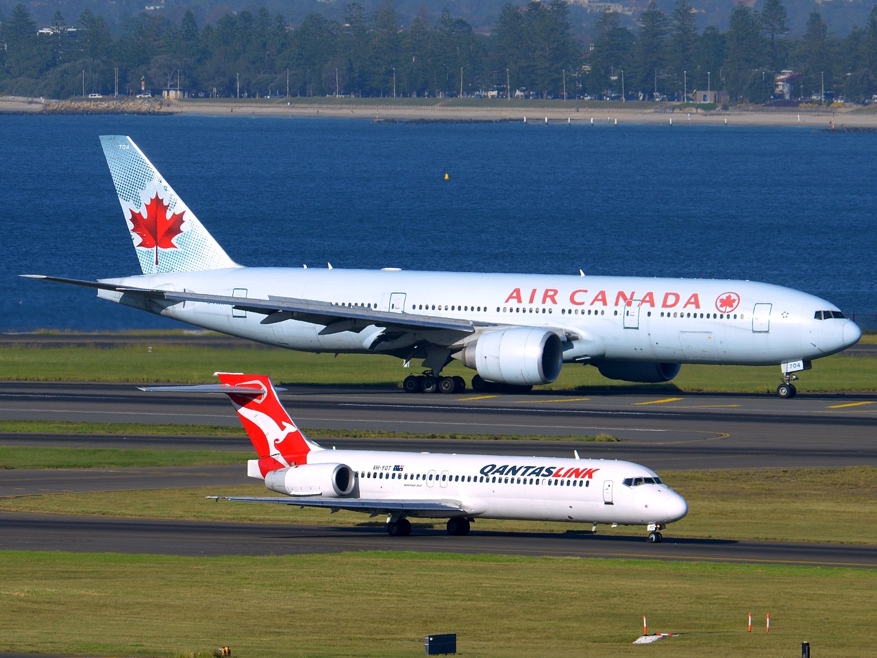 VH-YQT - 717-2BL - QantasLink - SYD - 11-04-2018