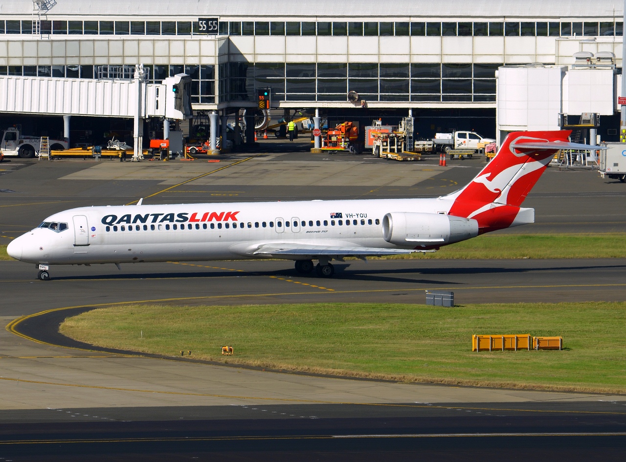 VH-YQU - 717-2BL - QantasLink - SYD - 14-04-2018
