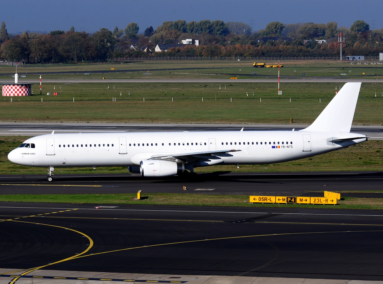 YR-NTS - A321-231 - Just Us Air - DUS - 21-10-2018