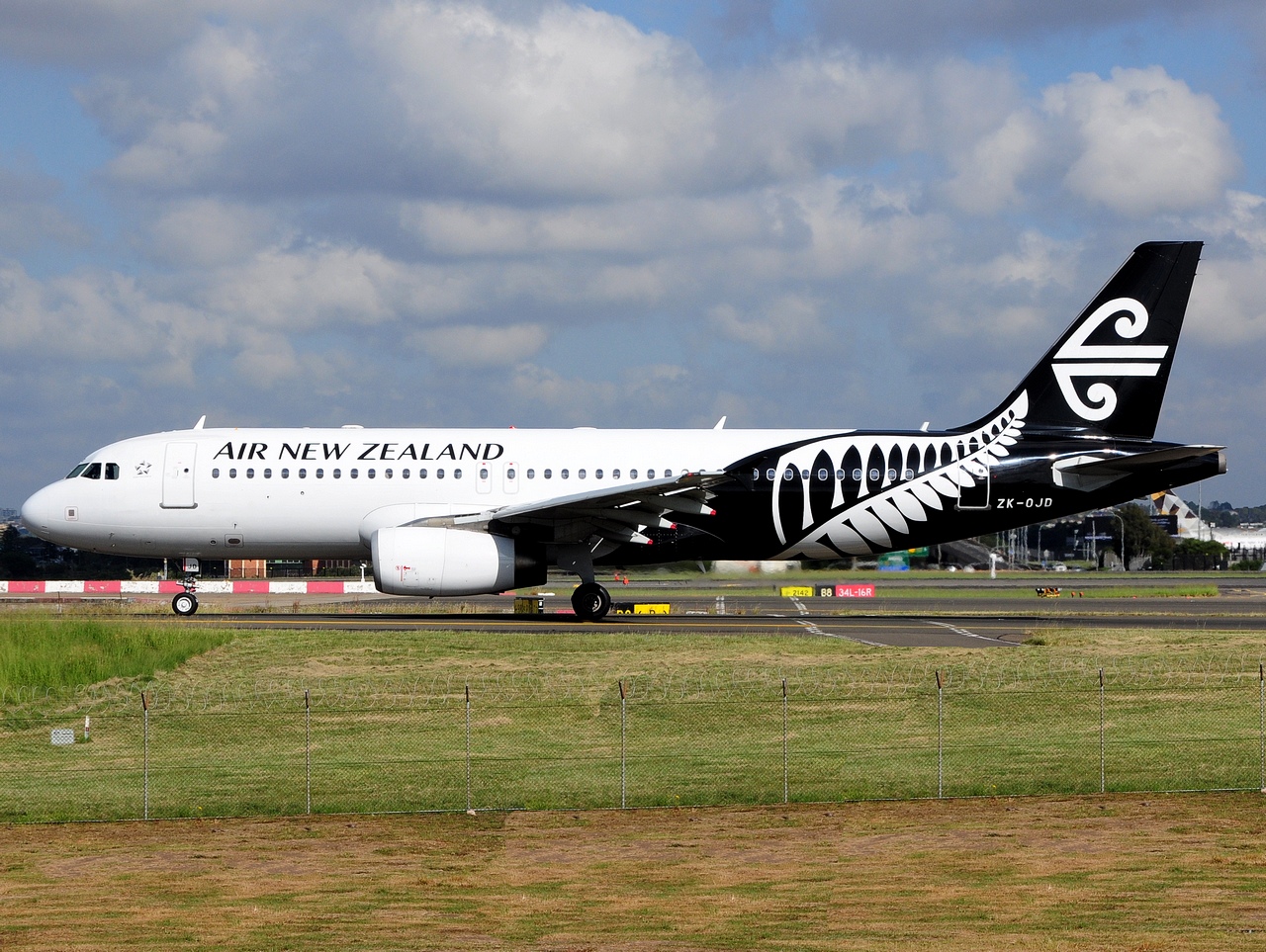 ZK-OJD - A320-232 - Air New Zealand - SYD - 07-04-2018