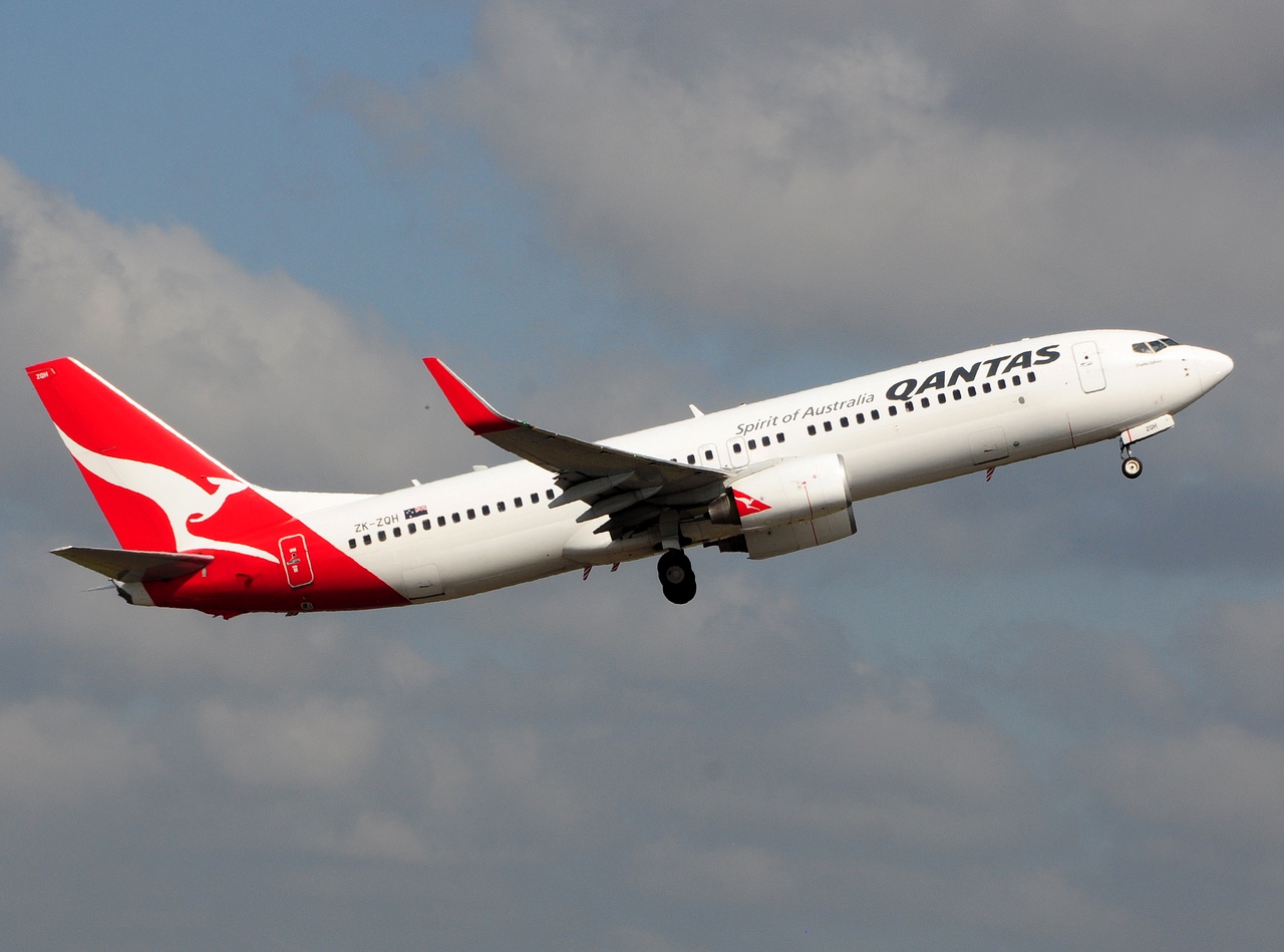 ZK-ZQH - 737-838(WL) - Qantas - SYD - 07-04-2018