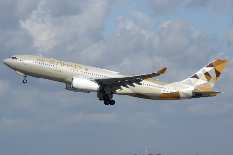 A6-EYO - A330-243 - Etihad Airways - DUS - 15-09-2018