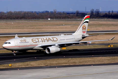 A6-EYQ - A330-243 - Etihad Airways - DUS - 27-02-2018b