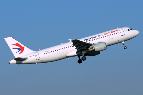 B-2411 - A320-214 - China Eastern Airlines - PEK - 15-04-2018