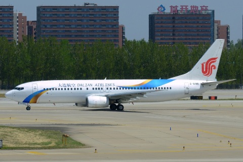 B-5196 - 737-86N - Dalian Airlines - PEK - 15-04-2018