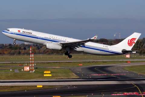 B-5916 - A330-343 - Air China - DUS - 21-10-2018