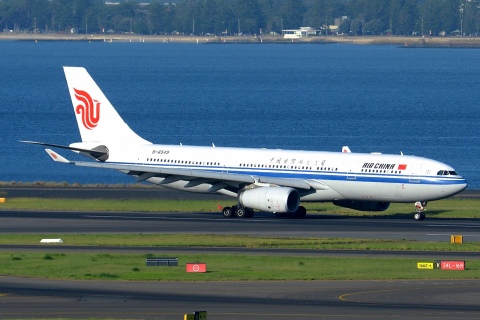 B-6549 - A330-243 - Air China - SYD - 11-04-2018