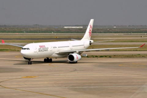 B-HYI - A330-343 - Cathay Dragon - PVG - 03-04-2018b