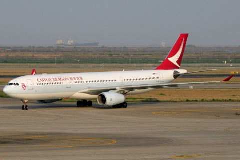 B-LBE - A330-343 - Cathay Dragon - PVG - 03-04-2018b
