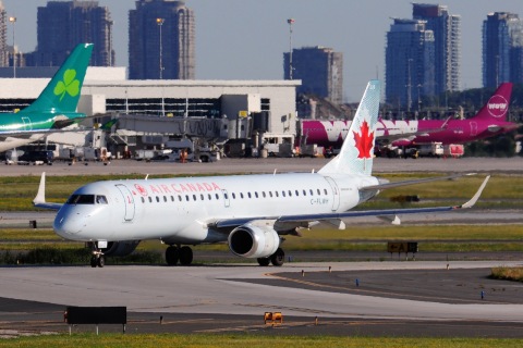 C-FLWH - ERJ-190AR (ERJ-190-100 IGW) - Air Canada - YYZ - 07-07-2018