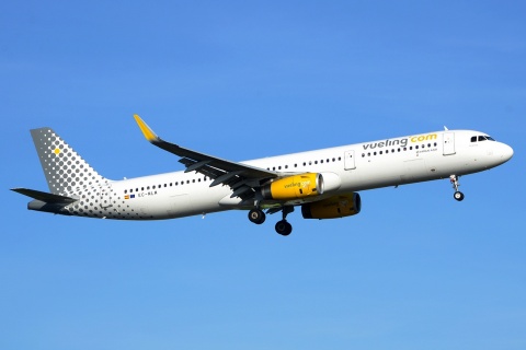 EC-MLM - A321-231(WL) - Vueling - LIS - 14-06-2018