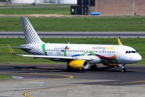 EC-MOG - A320-232(WL) - Vueling - BRU - 05-05-2018