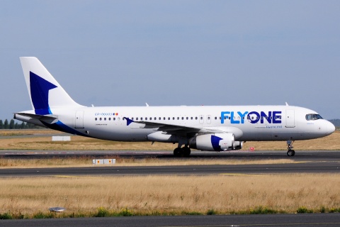 ER-00003 - A320-233 - FlyOne - CDG - 10-09-2018b