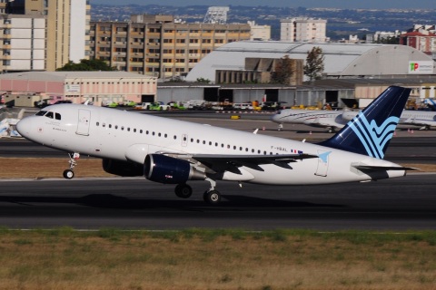 F-HBAL - A319-111 - Aigle Azur - LIS - 14-06-2018b