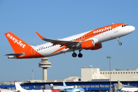 G-EZRV - A320-214(WL) - easyJet - PMI - 11-06-2018