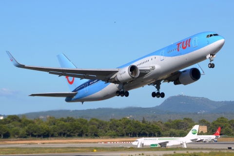 G-OBYF - 767-304(ER)(WL) - TUI Airways - PMI - 12-06-2018
