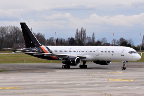 G-ZAPX - 757-256 - Titan Airways - CRL - 30-03-2018