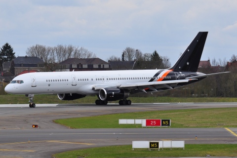 G-ZAPX - 757-256 - Titan Airways - CRL - 30-03-2018b