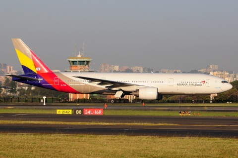 HL7700 - 777-28E(ER) - Asiana Airlines - SYD - 07-04-2018