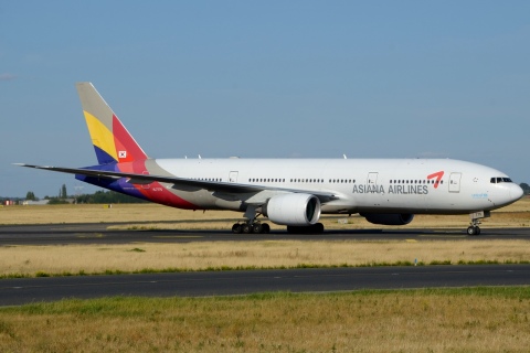 HL7775 - 777-28E(ER) - Asiana Airlines - CDG - 10-09-2018