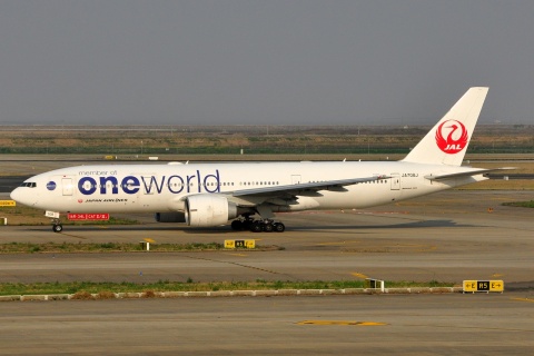 JA708J - 777-246(ER) - Japan Airlines - PVG - 03-04-2018b