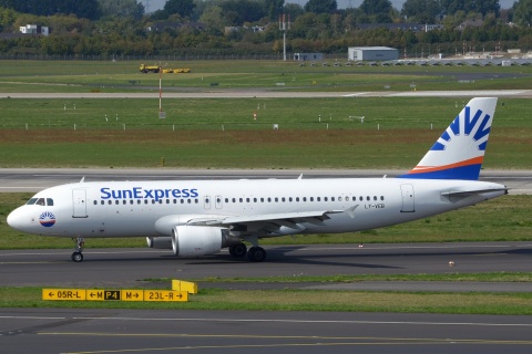 LY-VEB - A320-214 - SunExpress - DUS - 15-09-2018b