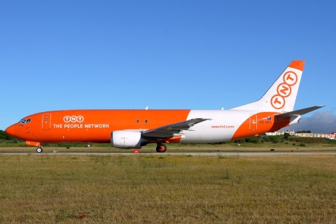 OE-IAG - 737-4Q8 - TNT Airways - LIS - 15-06-2018