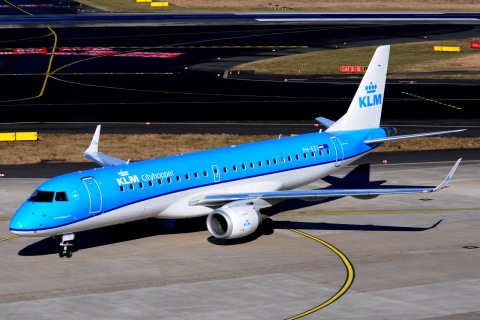 PH-EZI - ERJ-190STD (ERJ-190-100) - KLM Cityhopper - DUS - 27-02-2018