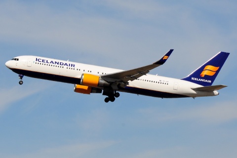 TF-ISP - 767-319(ER)(WL) - Icelandair - CDG - 10-09-2018b